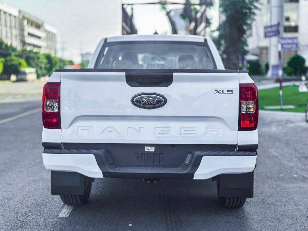 Ford Ranger XLS Trắng